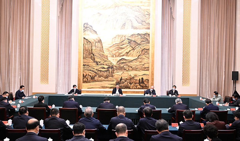 5月17日上午，中共中央总书记、国度主席、中央军委主席习近平在陕西西安主持中国－中亚峰会前夕，专门听取陕西省委和省当局工作汇报，颁发了沉要讲话。